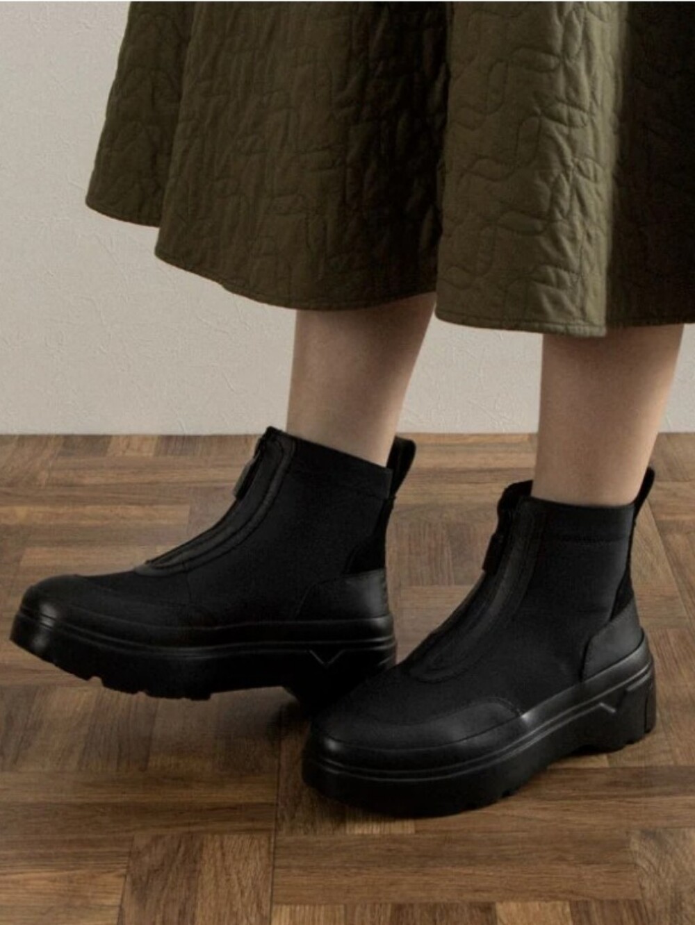 Hunter Black Zip-Front Platform Chelsea Booties